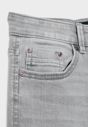 Клешеные джинсы