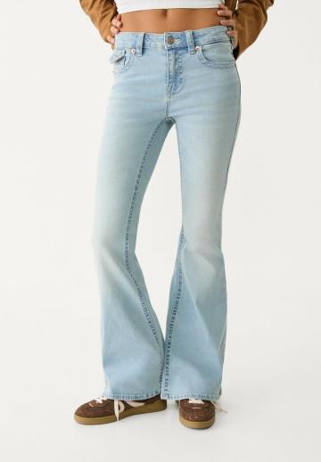 Клешеные джинсы