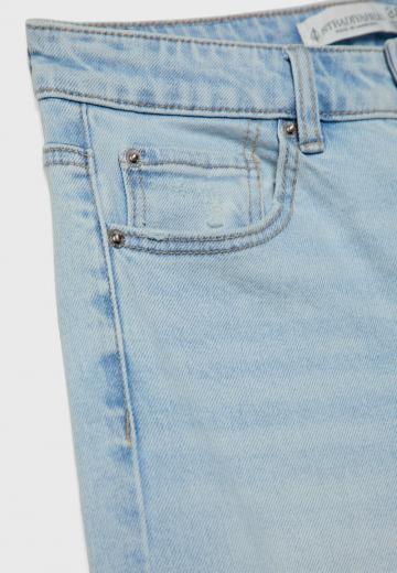 Прямые джинсы