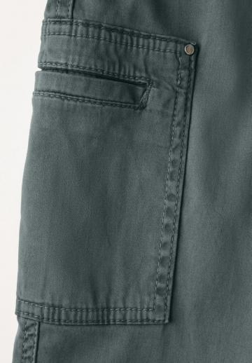 Брюки с накладными карманами