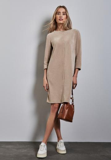 Короткое платье