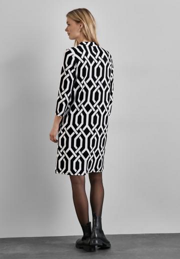 Вязаное платье