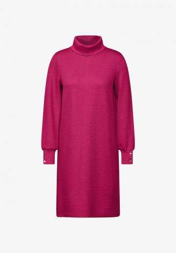 Вязаное платье