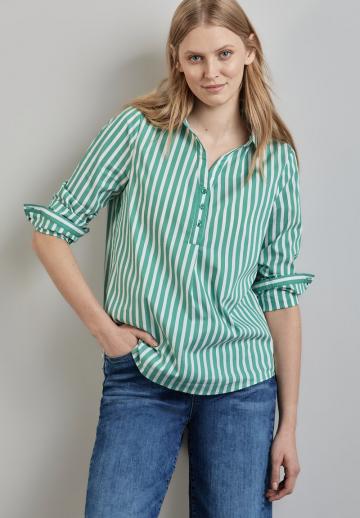 Атласная блузка