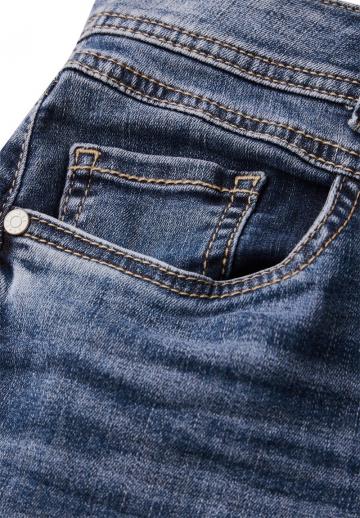 Короткие джинсы