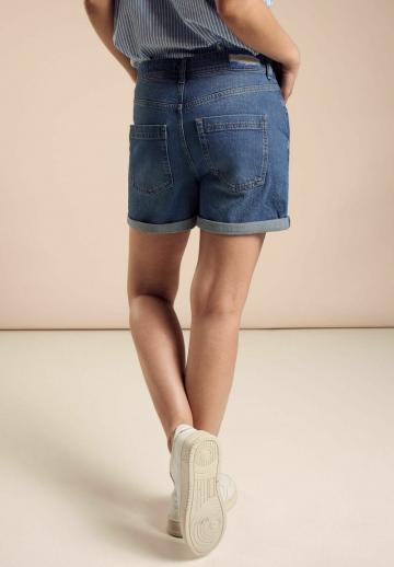 Джинсовые шорты