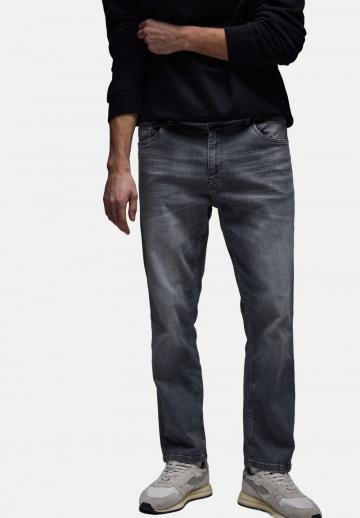 Узкие джинсы