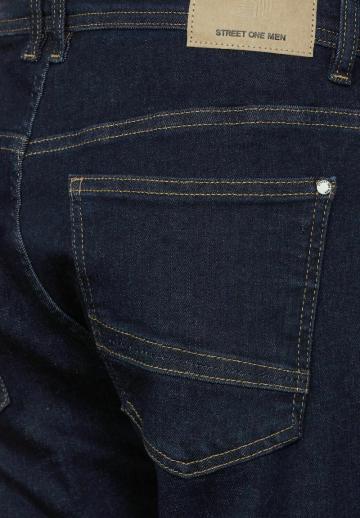 Узкие джинсы