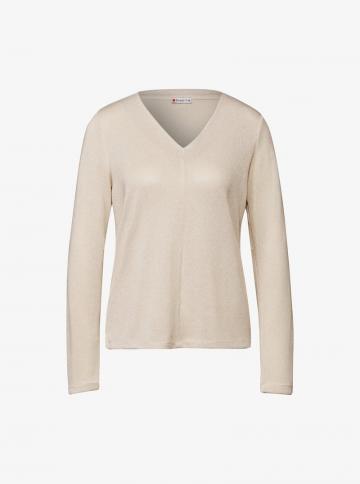 Пуловер с вырезом V