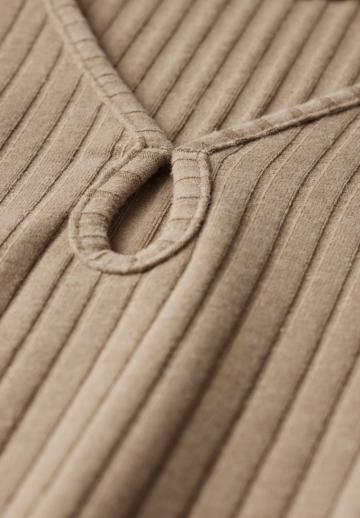 Вязаное платье