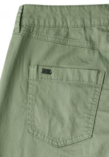 Брюки с накладными карманами