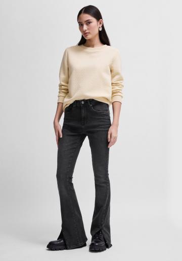 Клешеные джинсы