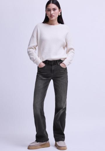 Прямые джинсы