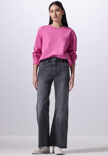 Клешеные джинсы