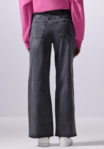 Клешеные джинсы