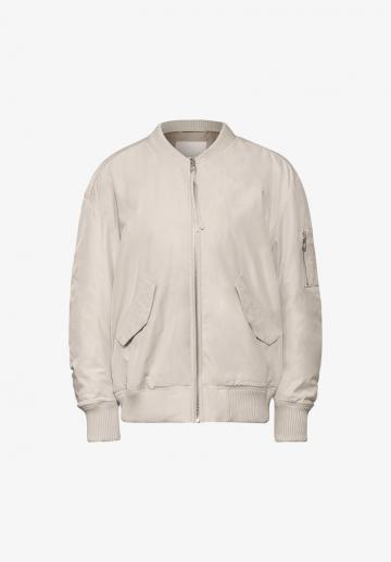 Куртка с накладнымит карманами