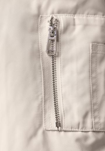 Куртка с накладнымит карманами