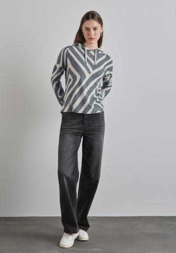 Пуловер с капюшоном