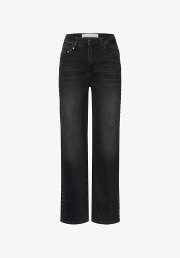 Прямые джинсы