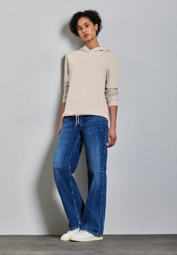 Пуловер с капюшоном