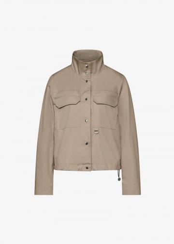 Куртка с накладнымит карманами