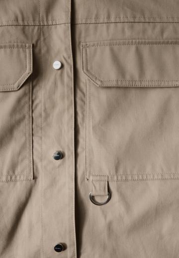 Куртка с накладнымит карманами