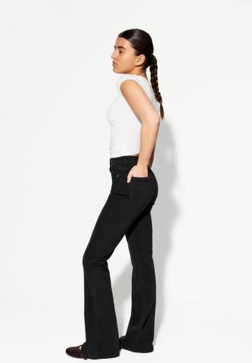 Клешеные брюки