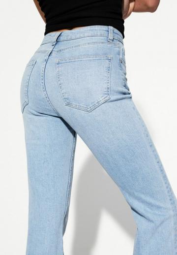 Клешеные брюки