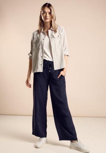 Куртка с накладнымит карманами