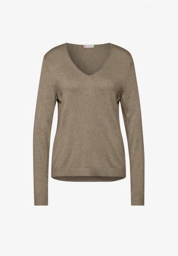 Пуловер с вырезом V