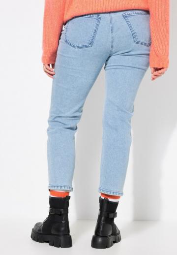 Короткие джинсы