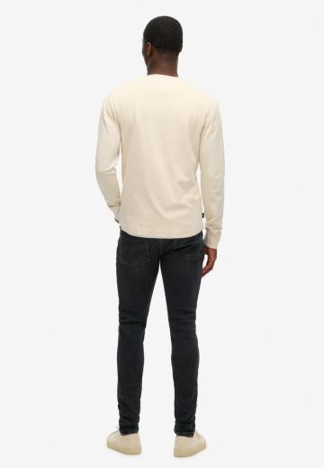 Узкие джинсы