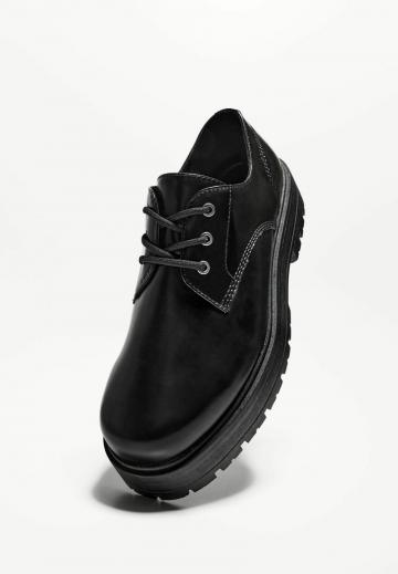 Ботинки на шнуровке