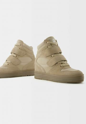 Полусапожки на высоком каблуке