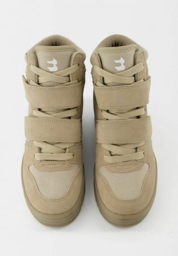 Полусапожки на высоком каблуке