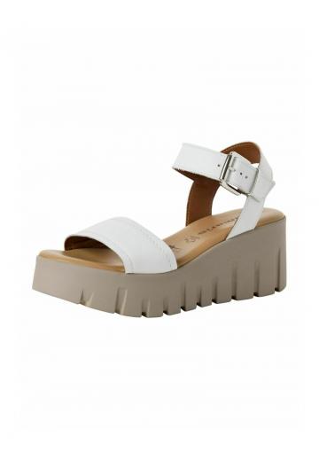 Босоножки на танкетке