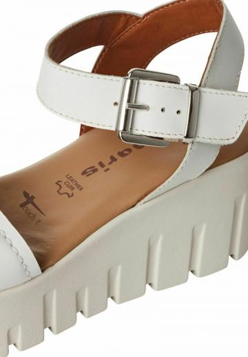 Босоножки на танкетке