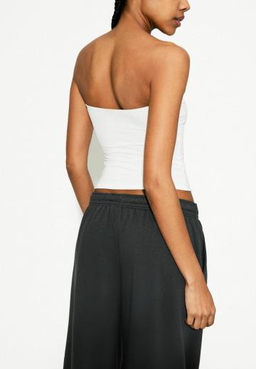 Топ без бретелек