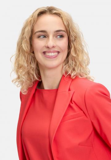 Короткий блейзер