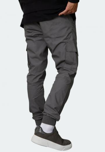 Брюки с накладными карманами