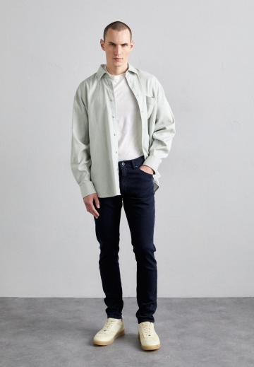 Узкие джинсы