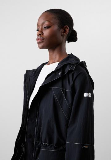 Куртка с накладнымит карманами