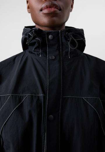 Куртка с накладнымит карманами