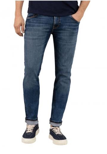 Узкие джинсы