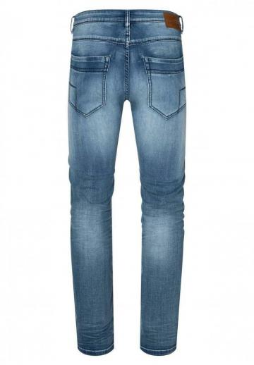 Узкие джинсы