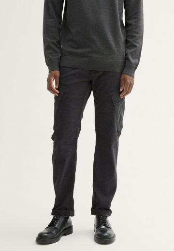 Брюки с накладными карманами