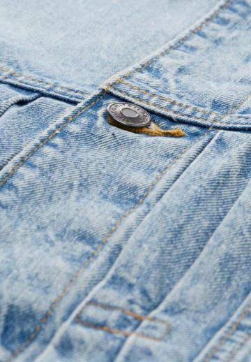 Джинсовая куртка