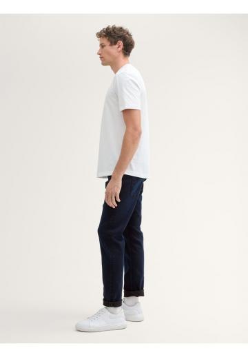 Узкие джинсы