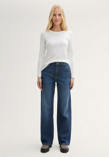Клешеные джинсы