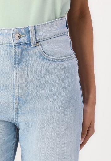 Свободные джинсы